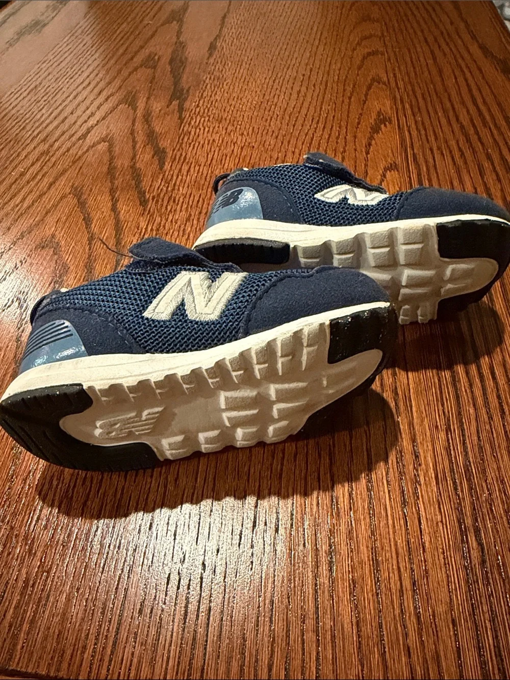 New-B by New Balance Kids 515 Navy and White Mesh Sneakers Velcro